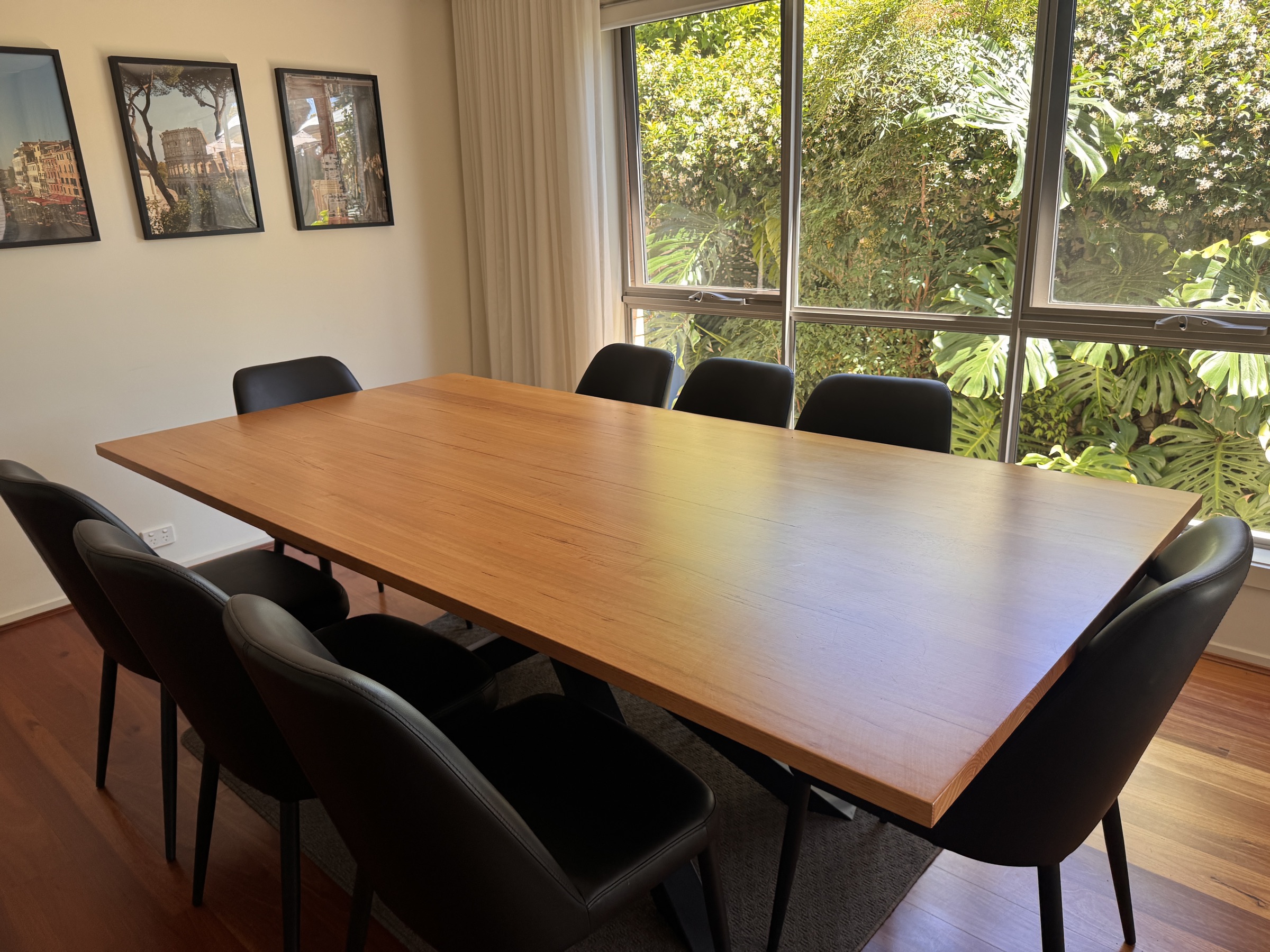 Clean dining room Adelaide